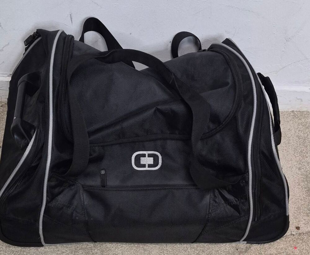 OGIO rolling duffel bag - Picture 2 of 7